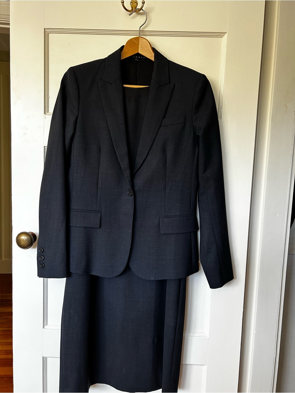 Theory Gray/Blue Women’s Stretch Wool Blazer and Skirt Set